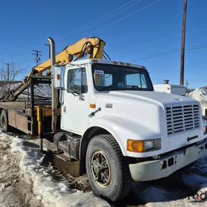 1996 International 4700 Flat Deck Tuck w/ Crane
