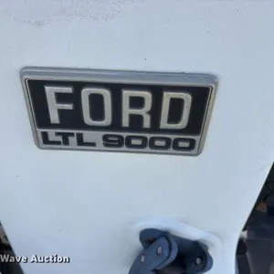 1994 Ford LTL 9000 truck cab and chassis