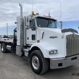 2001 Kenworth T800 S/A Flat Deck Semi Truck