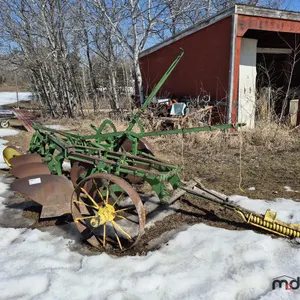 John Deere 458 Steel Wheeled 3 Bottom Plow 
 UNRESERVED