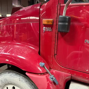 2002 International 9200i T/A Truck Tractor