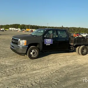 2012 Chevrolet 3500HD 4x2 Crew Cab Flatbed Truck