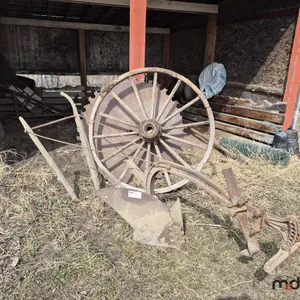 Antique Single Bottom Plow, Wagon Wheel Sawblade
 UNRESERVED