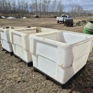 Plastic Containers (X3)
 UNRESERVED