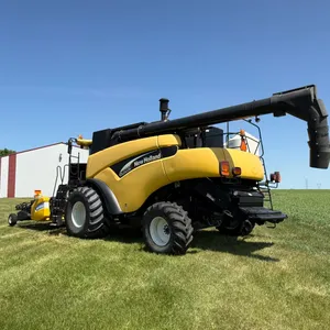 2004 NH CR960 Combine