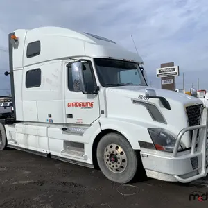 2015 Volvo VNL 780 T/A Semi Truck
