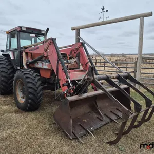 1985 Case IH 2294 Front End Loader Tractor w/ Grapple Bucket
 UNRESERVED