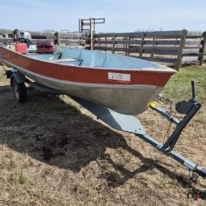 Lund 14' Aluminum Boat w/ Honda 100 Outboard Engine
 UNRESERVED
