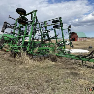 John Deere 787 Cart w/ 680 Chisel Plow