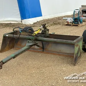 JOHN DEERE 8 FT. HYD. PULL TYPE BOX SCRAPER