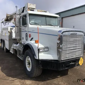 1999 Freightliner FLD120 Digger Derrick Truck