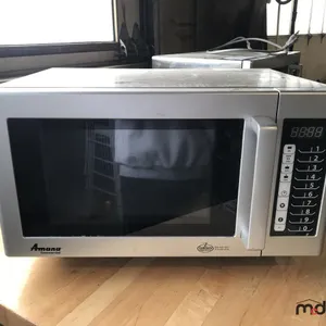 Amana RMS10TS Commercial Microwave Oven 
 UNRESERVED
