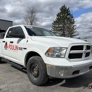 2015 Ram 1500 SLT Crew Cab Camion
 UNRESERVED