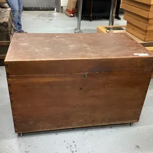 WOOD CHEST W/ REMOVEABLE TRAY  ON CASTORS - HAS KEY AND LOCKING  MECHANISM  (NEEDS INSTALLING)