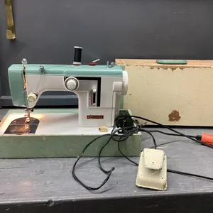 VINTAGE BAYCREST PORTABLE SEWING MACHINE IN CASE
