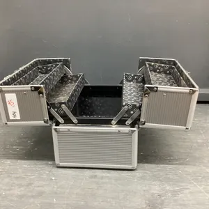 METAL ACCORDIAN JEWELRY/ MAKEUP CASE