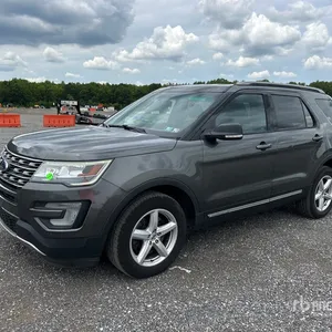 2017 Ford Explorer XLT 4WD SUV