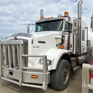 2013 Kenworth T800 8x6 Sleeper Tanker Truck