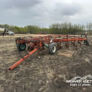 KVERNELAND D2 7 BOTTOM PLOW