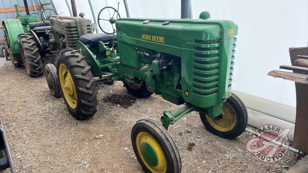 JD M tractor s/n32063