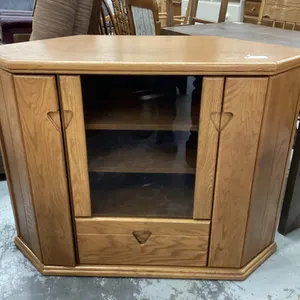 ENTERTAINMENT STAND