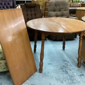 ROUND TABLE W/ 18" LEAF