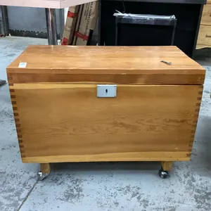 SMALL ROLLING CHEST W/ KEY