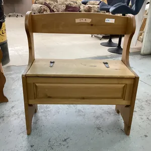 SMALL DEACONS BENCH W/ STORAGE