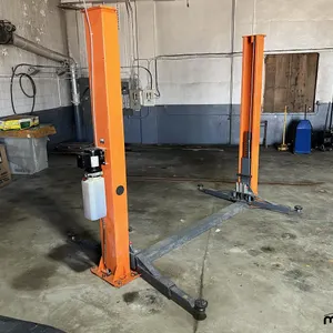 TGM Industrial 10,000lb 2-Post Lift 
 UNRESERVED