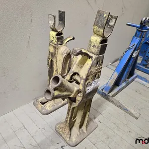 Adjustable Pipe Stand
 UNRESERVED