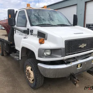 2006 Chevrolet C5500 Flat Deck Truck w/ Western Ice Breaker Spreader 
 UNRESERVED