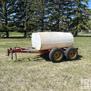1980 Versatile 580 500 gal Water Tank