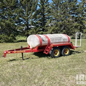 1983 Versatile 3000 1000 gal Water Tank