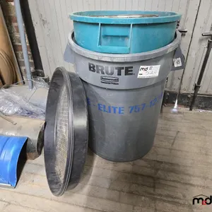 Assorted Garbage Cans
 UNRESERVED