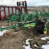 JD 704 12-wheel V-Rake