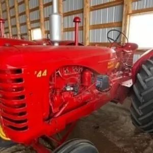 1952 MASSEY HARRIS 44