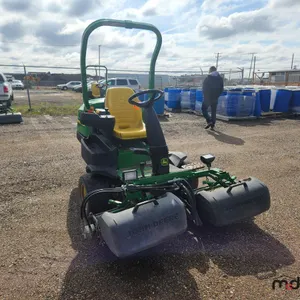 2014 John Deere 2500B Ride-On Precision Mower
 UNRESERVED