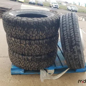 (3) BF Goodrich All Terrain LT265/70R18 & (1) Continental Tire HSR, w/ Rim L225/70R19.5
 UNRESERVED