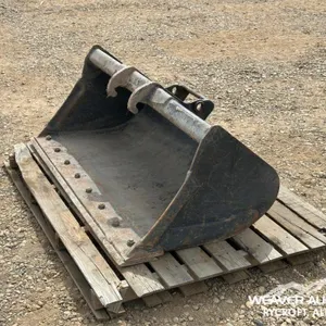 BOBCAT 48 IN. CLEAN OUT BUCKET