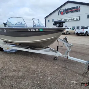 2006 G3 Angler V185 FS Fishing Boat w/ 2006 Bear Custom Boat Trailer
