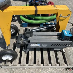 Yardworks Electric 9-Ton Log Splitter & Stand
 UNRESERVED
