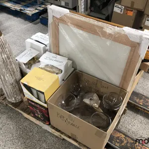 Pictures, Vases, Ornaments and More
 UNRESERVED