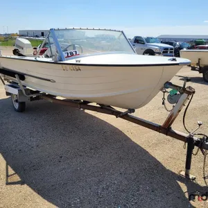 Starcraft Sprint 15' Boat w/ EZ Loader Boat Trailer (Non Runner)
 UNRESERVED