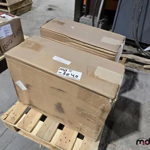(2) Réservoir DEF avec Chauffage
 UNRESERVED