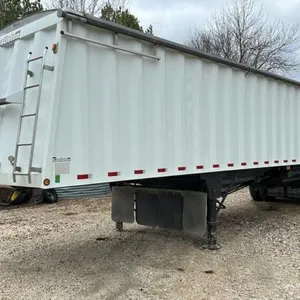 2002,  44’ Castleton tri-axle hopper bottom grain trailer, SAFETIED, VIN: 2C9B3S3D42S133141, Owner: Estate of Gilles M Raynaud, Seller: Fraser Auction
