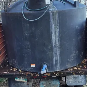 1250 gal black poly tank