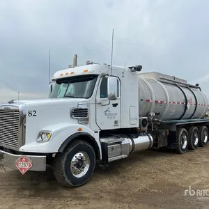 2014 Freightliner Coronado 122SD 21955 L 8x6 Sleeper Tanker Truck