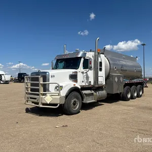 2015 Freightliner Coronado 122SD 22000 L 8x6 Sleeper Tanker Truck