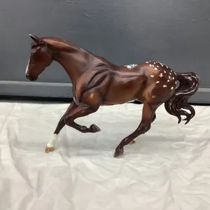 BREYER PLASTIC HORSE