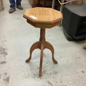 OCTAGON PLANT STAND